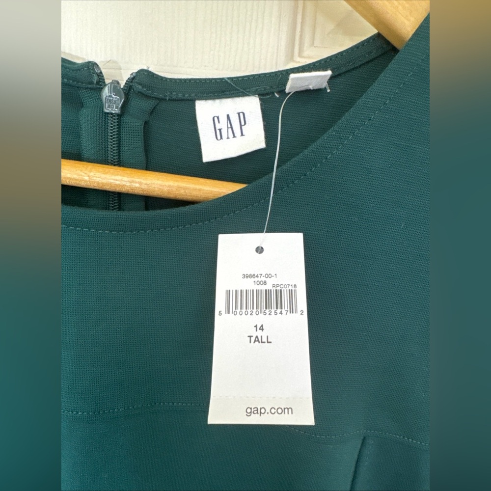 NWT GAP Women’s Green Holiday Dress Size 14 Tall Ruffle Hem Dress - Picture 5 of 8